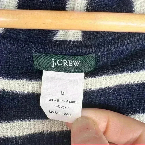 J.CREW Sweater Women Sz M Blue Cream Striped 100% Baby Alpaca V Neck Long Sleeve - Picture 5 of 9